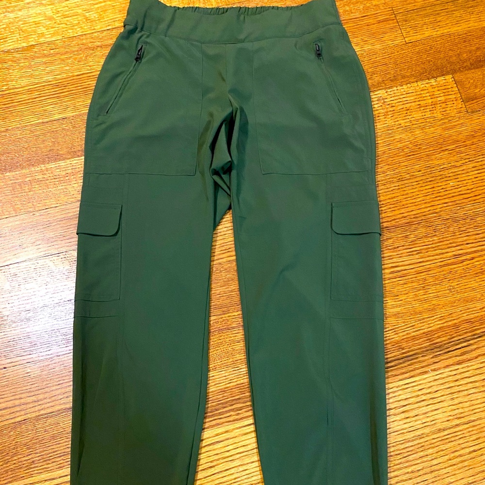 Athleta Cargo Cropped Trousers